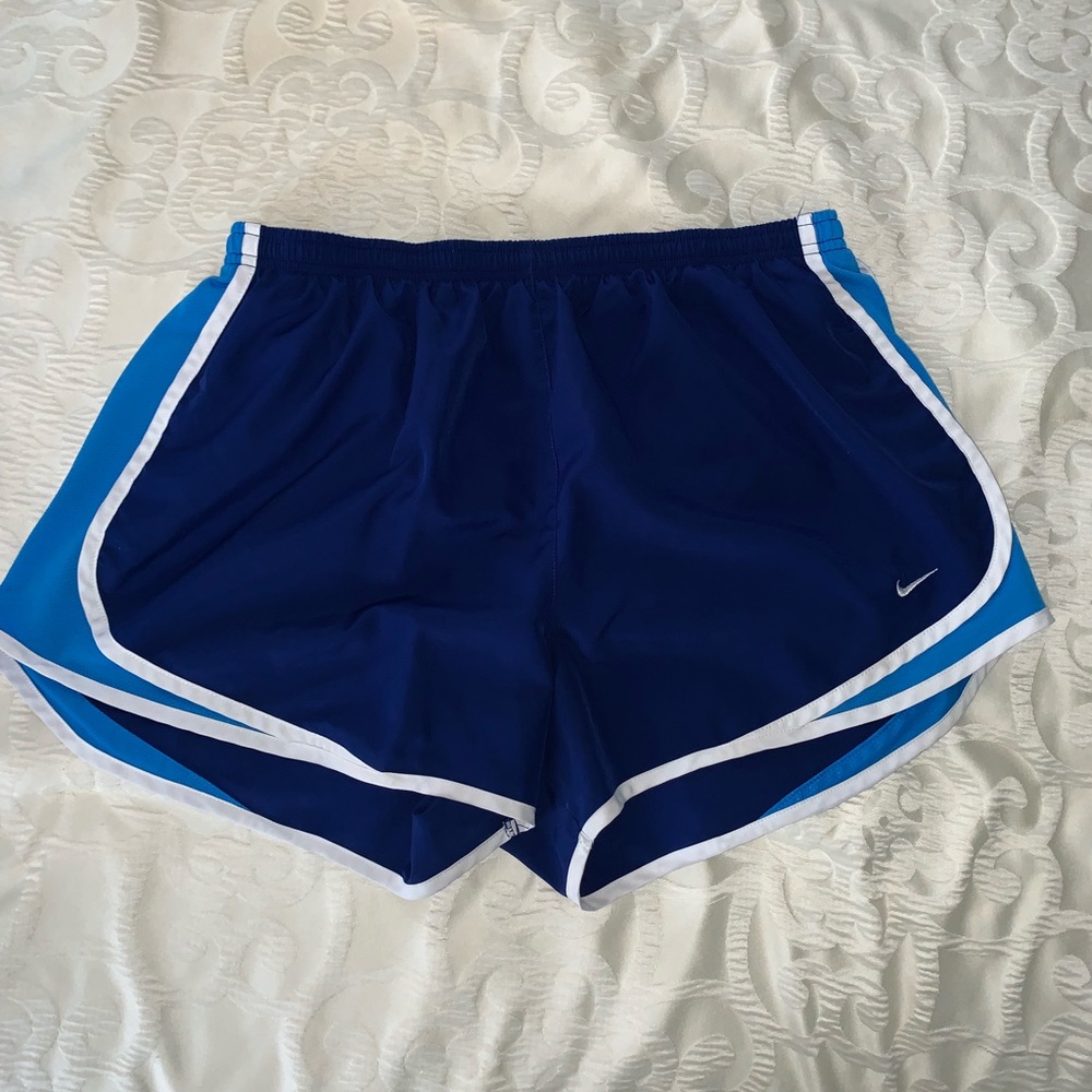 Women’s Nike Shorts Dry Tempo